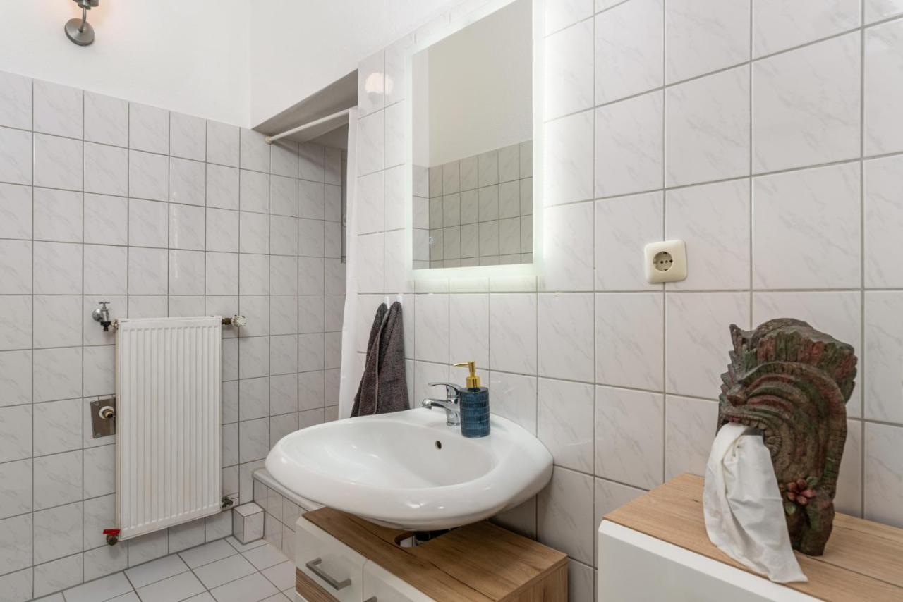 Gemuetliche Zentrale Wohnung Mit Smart Tv Cassel Extérieur photo
